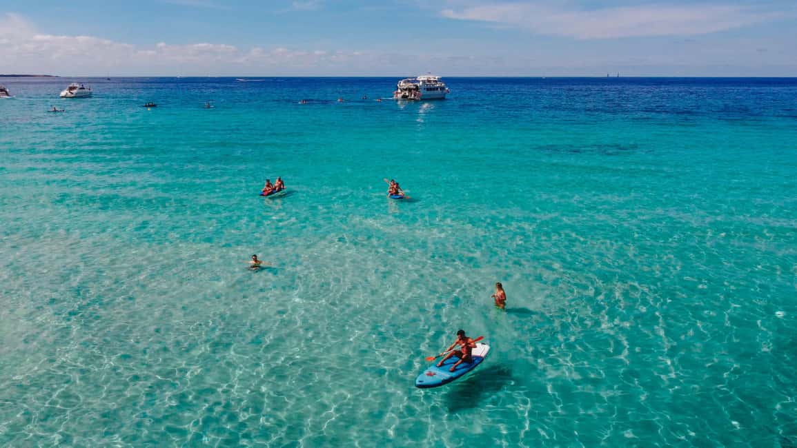 Image N°69 de Ibiza : croisière premium d'une journée à Formentera en catamaran activité à Sant Josep de sa Talaia, publiée par le prestataire