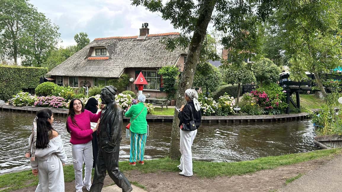 image n.4 of From Amsterdam: Zaanse Schans and Giethoorn Day Trip activity in Zaandam, uploaded by supplier