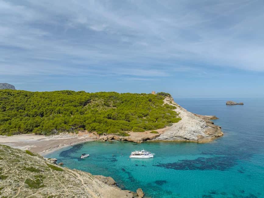 bild nr.3 av Dagsutflykt med båt med dryck och lunch aktivitet i Cala Rajada, uppladdad av arrangören