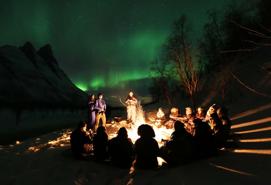 image n.4 of Rovaniemi: Lapland Northern Lights Tour with BBQ activity in Rovaniemi, uploaded by supplier