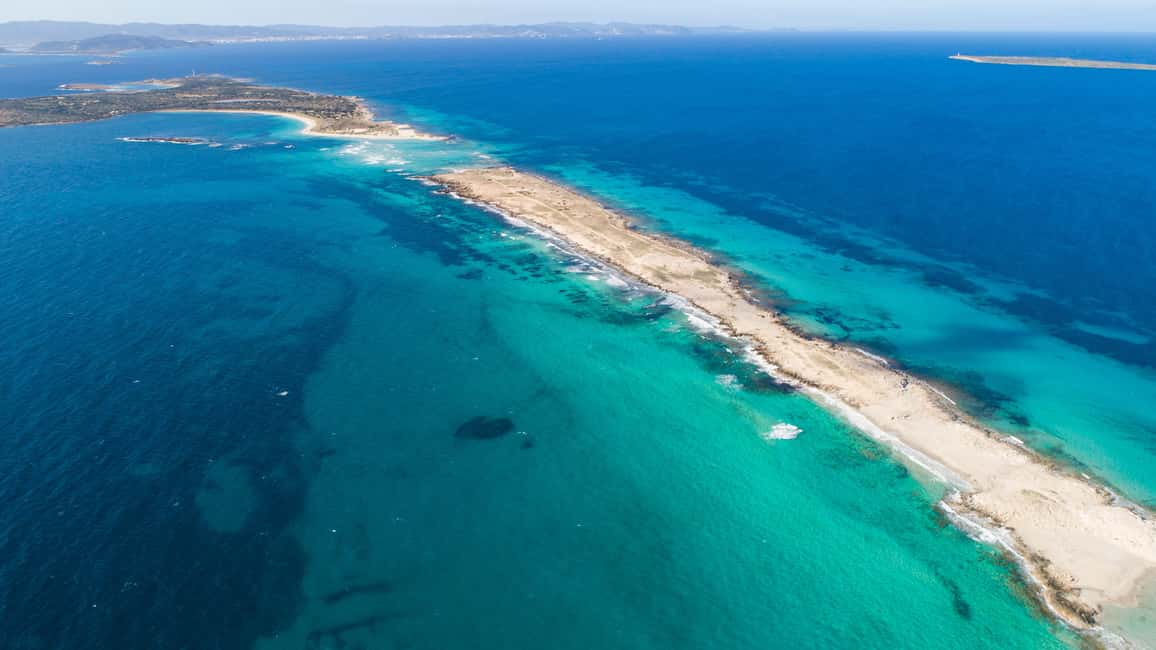 Image N°12 de Ibiza : Croisière VIP d'une demi-journée sur les plages secrètes de Formentera activité à Îles Baléares, publiée par le prestataire