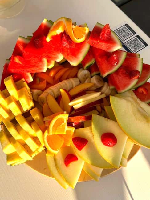 Immagine nº 14 di Rethymno: Crociera in catamarano al tramonto con vino e snack attività a Rethymno, caricata dal fornitore