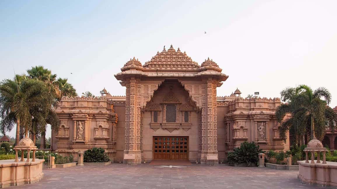 image n.5 of Delhi: Akshardham Temple Tour with Light and Water Show activity in New Delhi, uploaded by supplier
