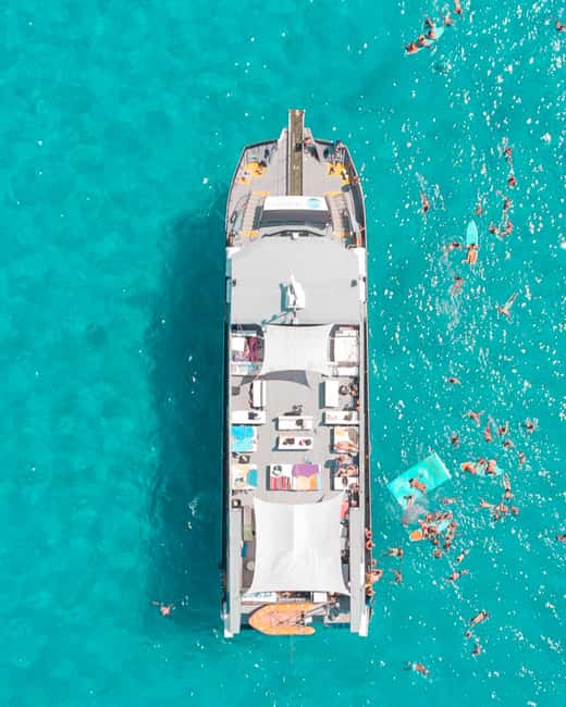 Image N°30 de Ibiza : Crystal Waters Formentera, Open Bar et déjeuner buffet activité à Îles Baléares, publiée par le prestataire