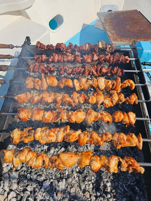 Image N°18 de Au départ de Paphos : visite du Lagon Bleu avec BBQ et prise en charge à l'hôtel activité à Geroskipou, publiée par le prestataire