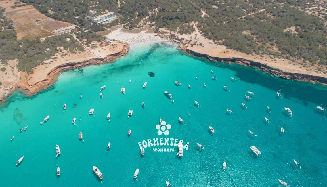 Image N°15 de Ibiza : croisière à Formentera avec paella, open bar et sports nautiques activité à Ibiza (ville), publiée par le prestataire
