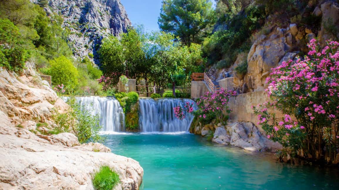imagen n.º 4 de Desde Alicante/Benidorm: Excursión a las Cascadas de Guadalest y Algar actividad en Callosa de Ensarriá, subida por el proveedor