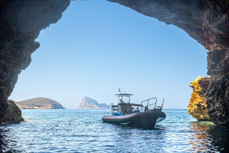 image n.4 of Ibiza: SpeedBoat trip to Atlantis & Es Vedra Snorkel+Paddle activity in Sant Josep de sa Talaia, uploaded by supplier