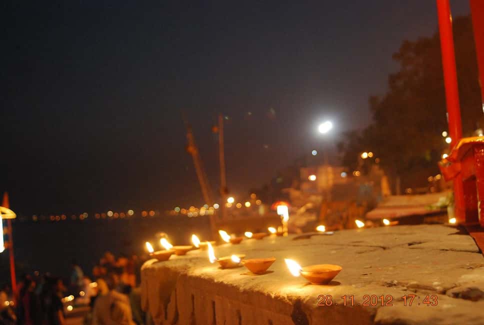 imagem n.25 de Passeio de um dia em Varanasi - Passeio de barco, caminhada, templo de ioga, luta livre atividade em Varanasi, carregada pelo fornecedor