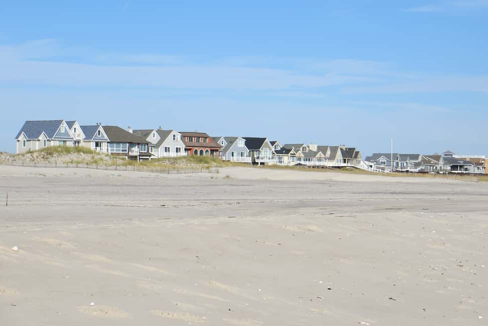 image n.3 of From NYC: Hamptons, Sag Harbor, and Outlet Shopping Day Trip activity in New York City, uploaded by supplier