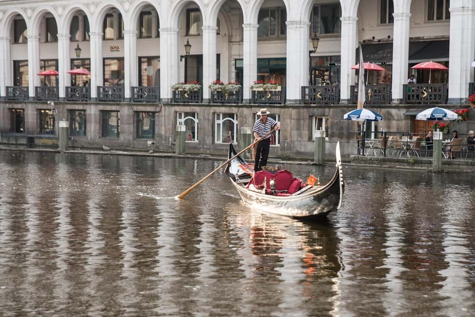 Immagine nº 3 di Amburgo: tour di gruppo sul lago Alster in una vera gondola veneziana attività a Amburgo, caricata dal fornitore