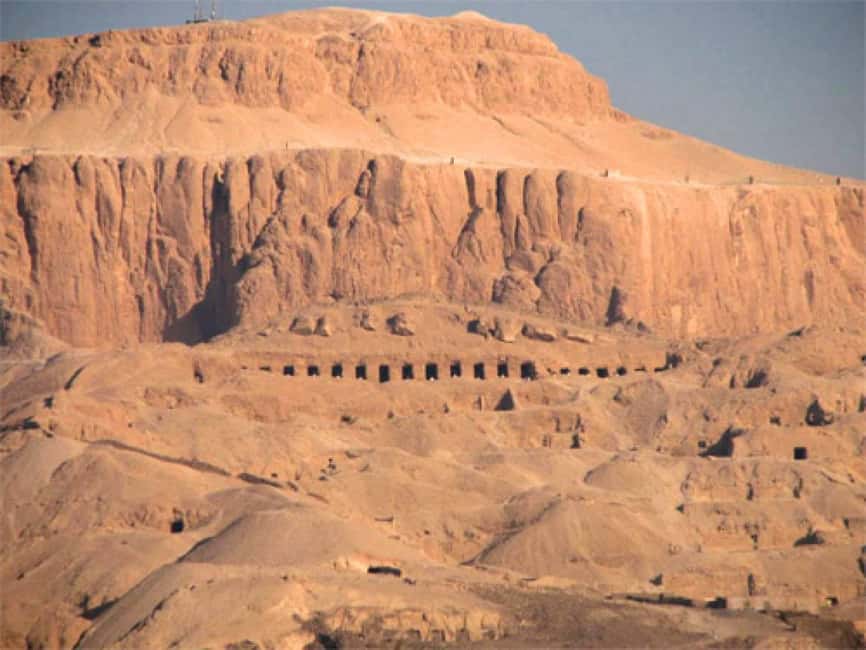 image n.2 of A Luxor Excursion to Habu Temple, Valley of Workers & Queens activity in Luxor, uploaded by supplier