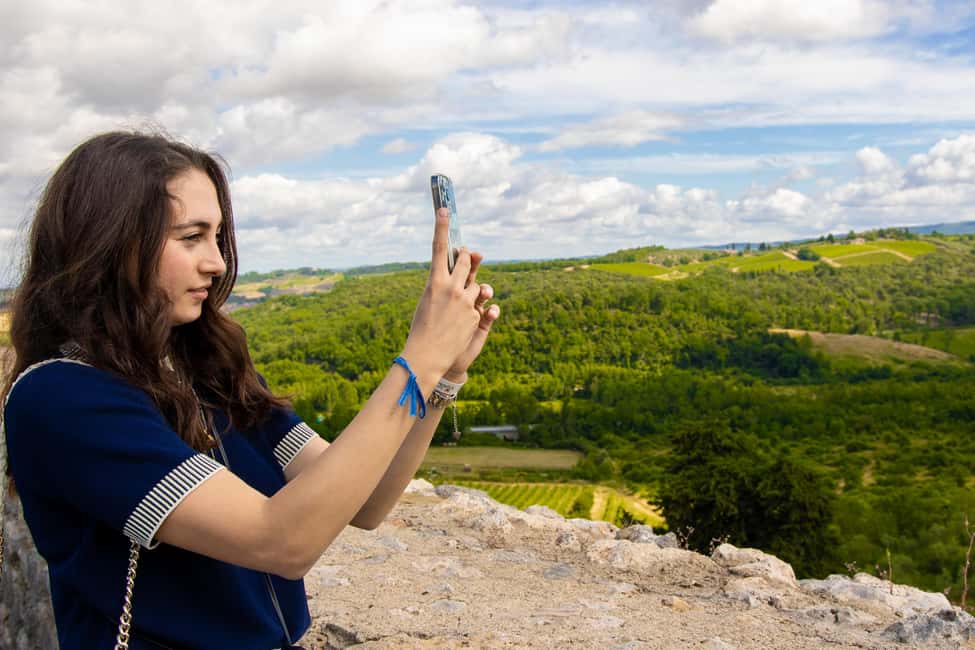 Immagine nº 2 di Firenze: Monteriggioni e Val d'Orcia Degustazione di vini opzionale attività a Monteriggioni, caricata dal fornitore