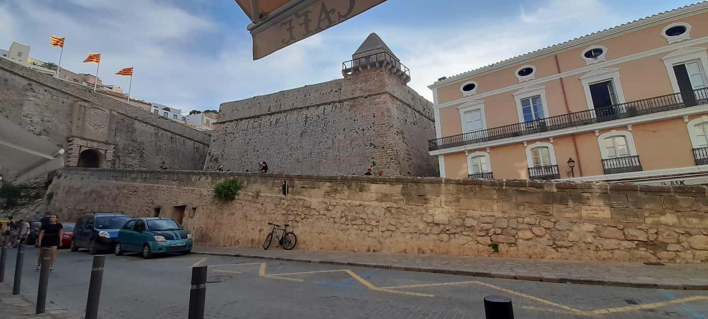 Image N°16 de TOUR DES INCONTOURNABLES D'IBIZA : Du patrimoine de l'Unesco aux plus belles plages activité à Ibiza (ville), publiée par le prestataire