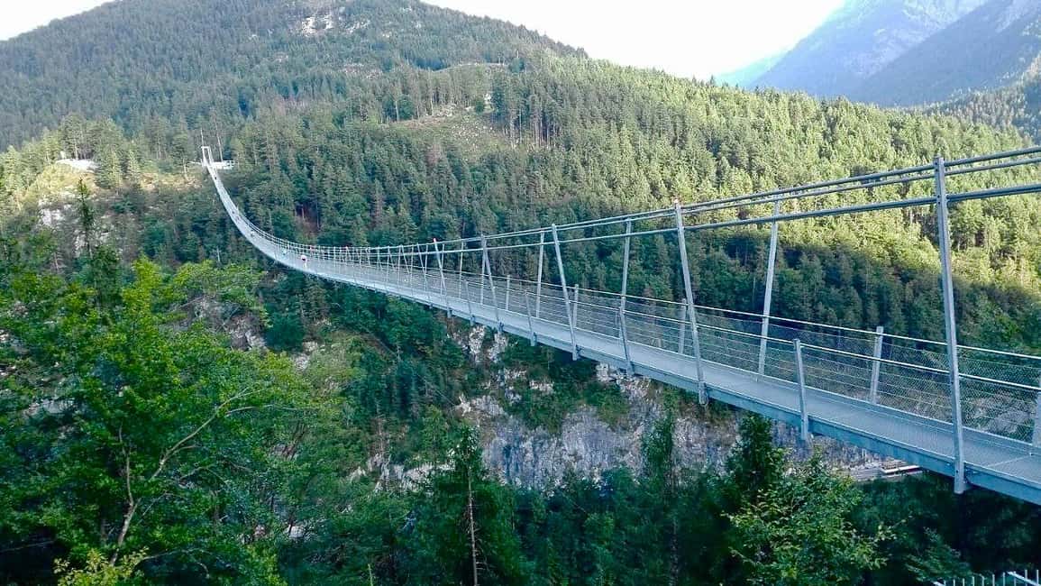 imagem n.5 de Innsbruck: Excursão em pequenos grupos ao Castelo de Neuschwanstein atividade em Schwangau, carregada pelo fornecedor