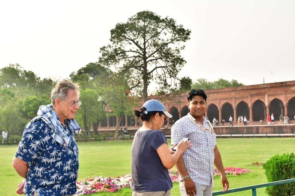 imagen n.º 13 de Taj Mahal, Fuerte de Agra y Baby Taj: excursión de un día desde Delhi en coche actividad en Agra, subida por el proveedor