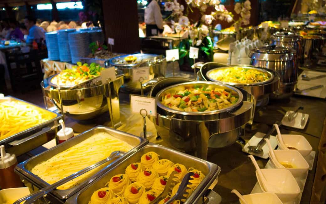 image n.17 of Bangkok: Luxury White Dinner Cruise with Free Flow Beer activity in Bangkok, uploaded by supplier