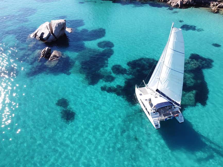 Immagine nº 13 di Da Palau: Tour in catamarano dell'Arcipelago della Maddalena con pranzo attività a Sardegna, caricata dal fornitore