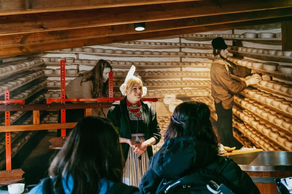 imagem n.31 de Amesterdão: Visita guiada aos moinhos de vento de Zaanse Schans e Volendam atividade em Zaandam, carregada pelo fornecedor