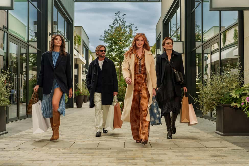 imaginea n.8 a activității Din Paris: Centrul McArthurGlen și vizită la casa lui Monet din Giverny în Paris, încărcată de organizator