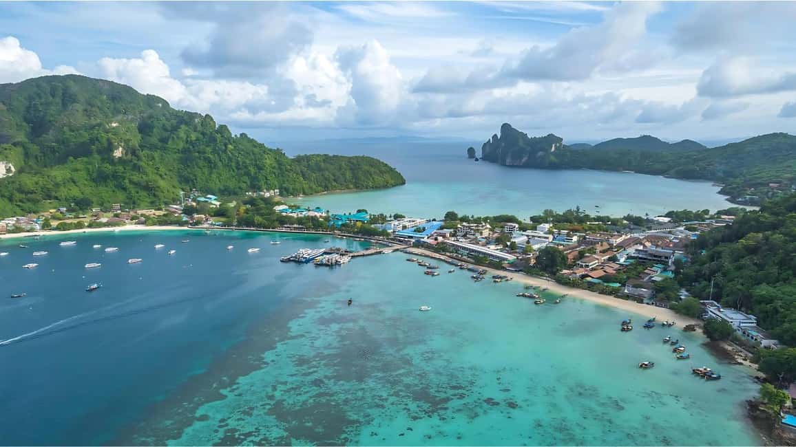 image n.4 of Phuket: Phi Phi Islands and Maya Bay Day Trip with Lunch activity in Gulf of Thailand, uploaded by supplier