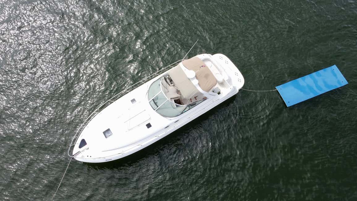 imagen n.º 8 de Miami: Excursión Privada en Yate de Alquiler con Champán y Snorkel actividad en Miami, subida por el proveedor