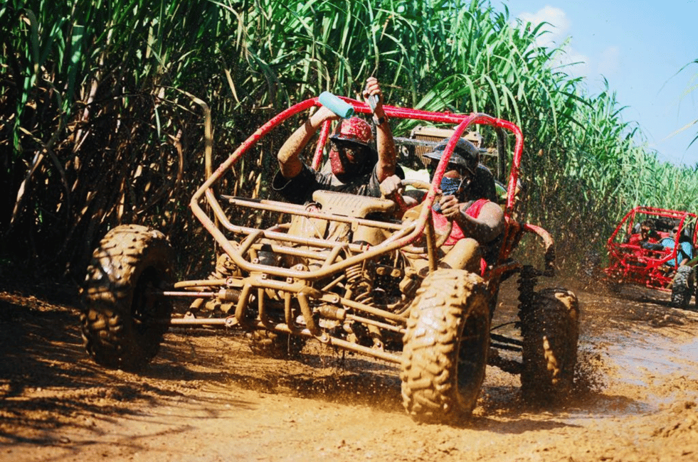 imagem n.3 de De Bayahibe: Passeio de meio dia de quadriciclo ou buggy 4X4 em La Romana atividade em Higüey, carregada pelo fornecedor