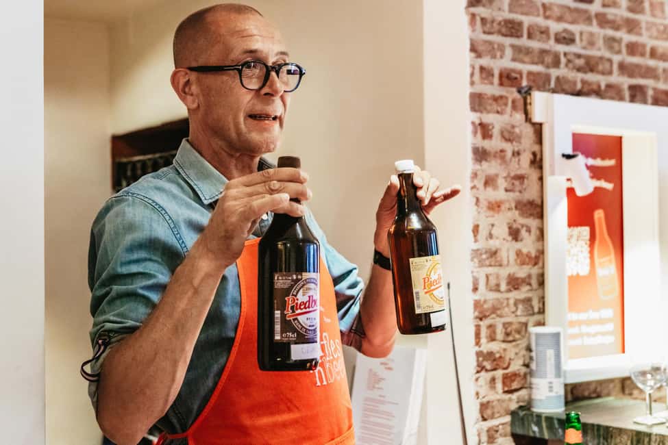 imagem n.10 de Bruges: Workshop de fabricação de waffles belgas com degustação de cerveja atividade em Bruges, carregada pelo fornecedor
