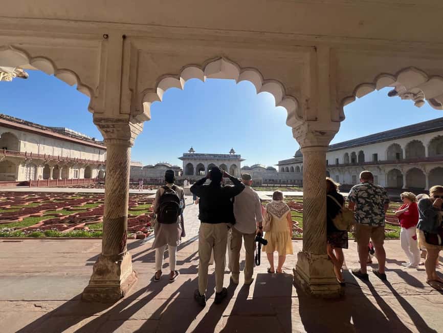 imagem n.9 de De Deli: Excursão privada de um dia ao Taj Mahal e Agra com almoço 5* atividade em Agra, carregada pelo fornecedor