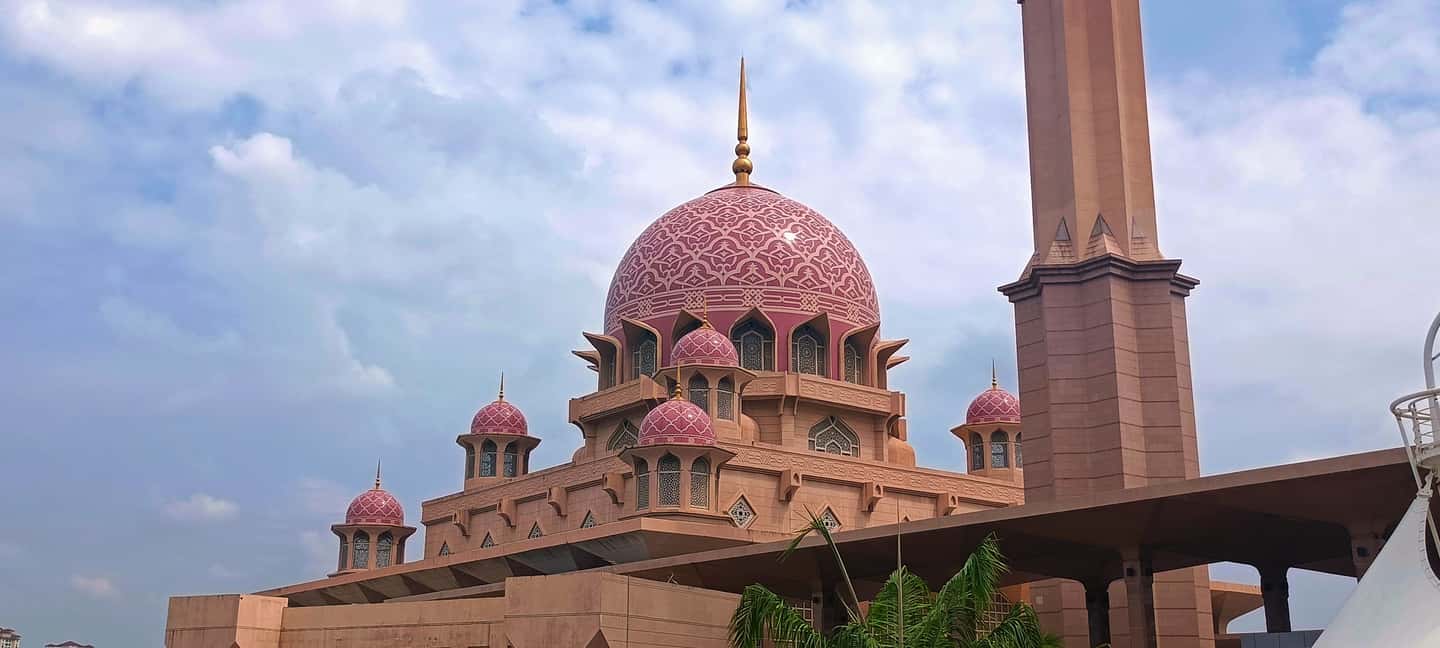 image n.12 of Kuala Lumpur: Putrajaya Tour with Traditional Boat Cruise activity in Putrajaya, uploaded by supplier