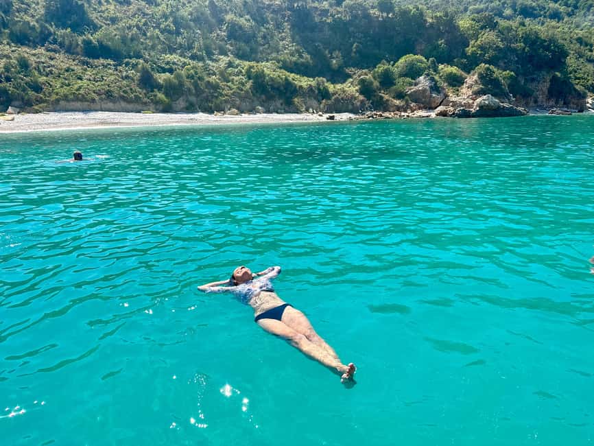 Bild Nr. 21 von Vlorë: Sazan Insel, Haxhi Ali Höhle und Karaburun Bootstour Aktivität in Kreis Vlora, hochgeladen vom Anbieter