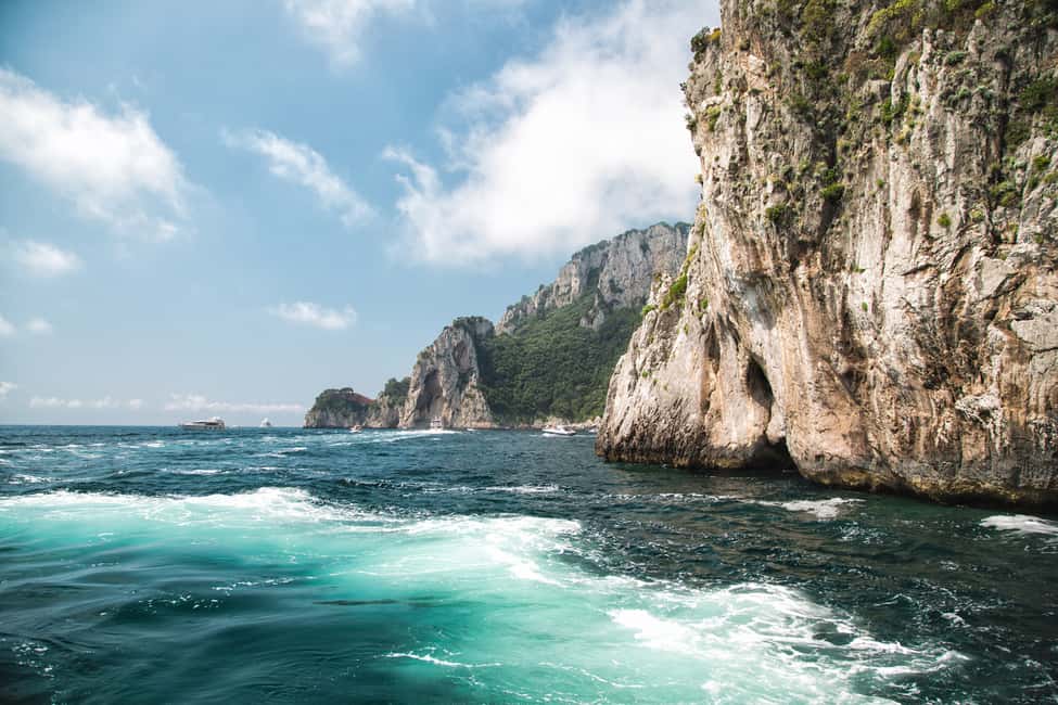 imagem n.8 de Capri: excursão turística pela ilha com parada na Gruta Azul atividade em Anacapri, carregada pelo fornecedor