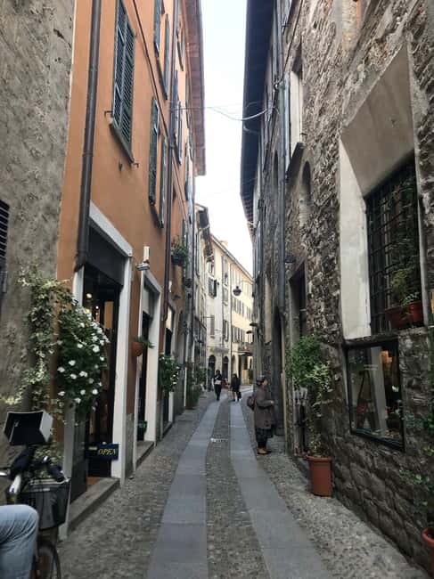 Immagine nº 10 di Lago di Como: Tour guidato a piedi - Centro di Como attività a Lombardia, caricata dal fornitore