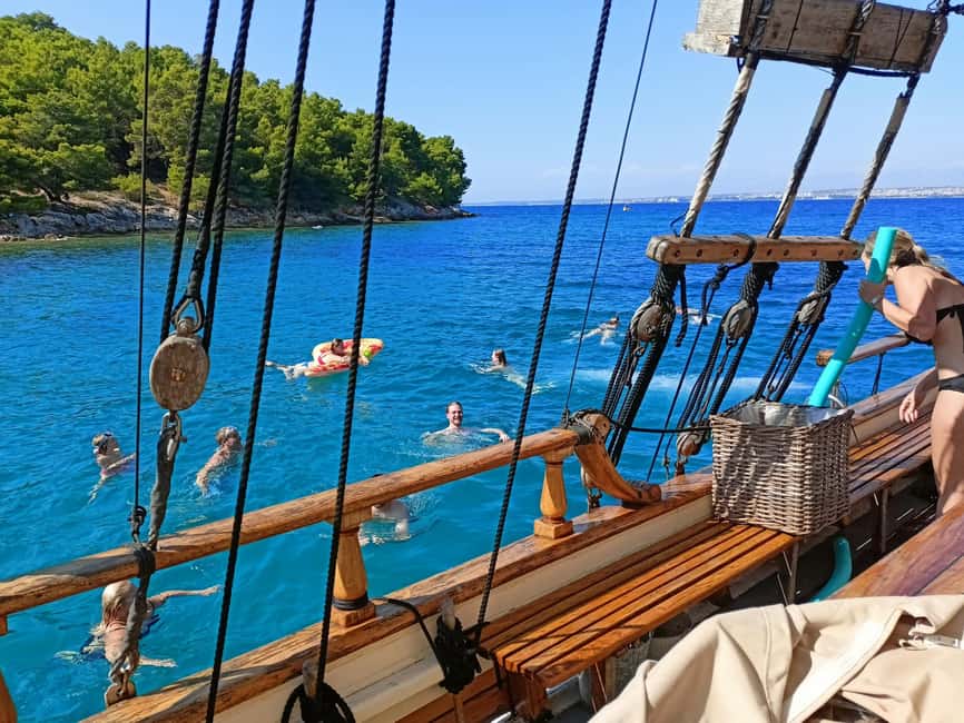 image n.10 of Zadar: Boat Tour with Unlimited Wine & 3 Stops activity in Zadar, uploaded by supplier