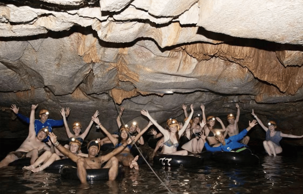 imagen n.º 6 de Vang Vieng: tirolina, rafting, 2 excursiones a cuevas, kayak, laguna 3. actividad en Vang Vieng, subida por el proveedor