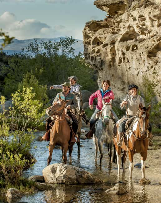image n.5 of HORSEBACK RIDING EXPERIENCE - CAÑADONES & SADDLES activity in El Calafate, uploaded by supplier