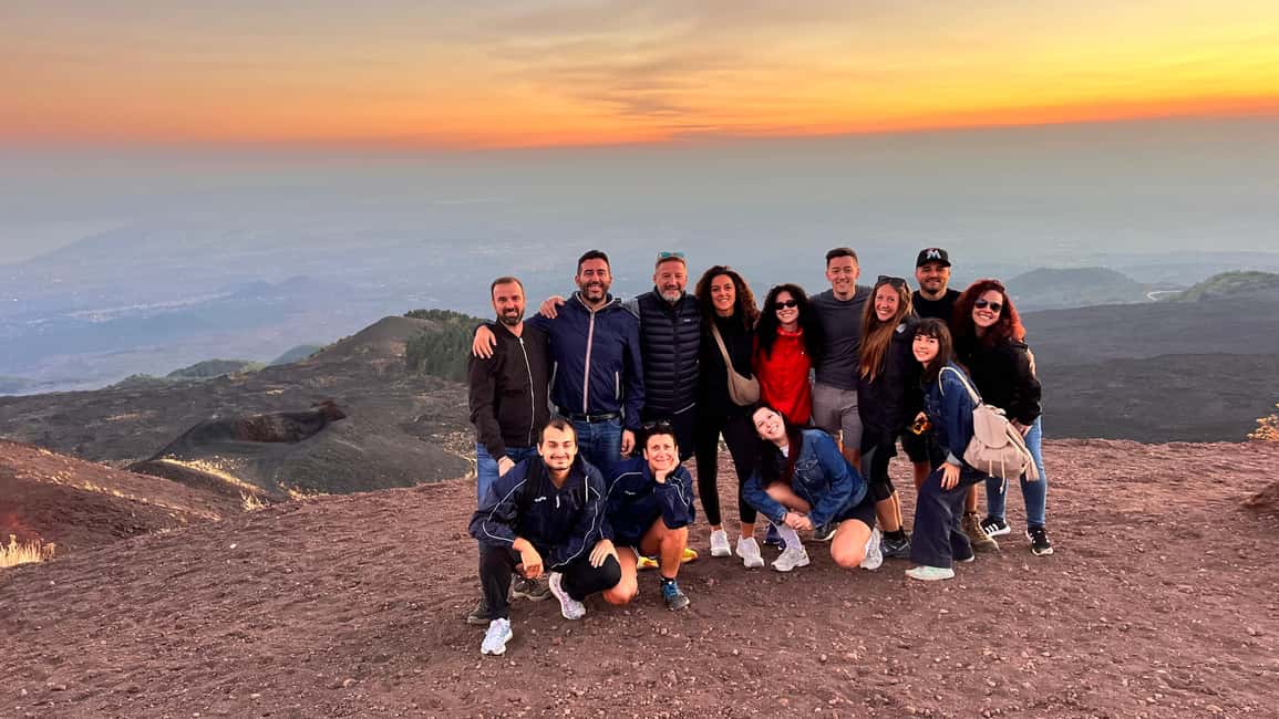 imagen n.º 3 de Catania: Excursión al atardecer en el Etna con servicio de recogida y regreso actividad en Catania, subida por el proveedor