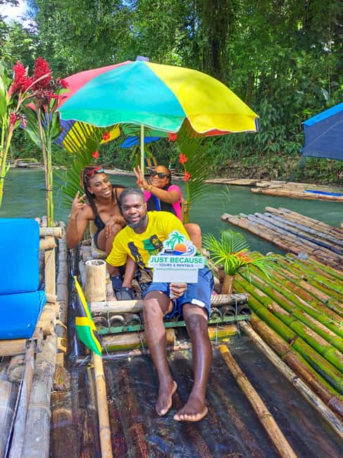 imagem n.4 de Montego Bay: Rafting de bambu com massagem em pedra calcária e compras atividade em Letes, carregada pelo fornecedor