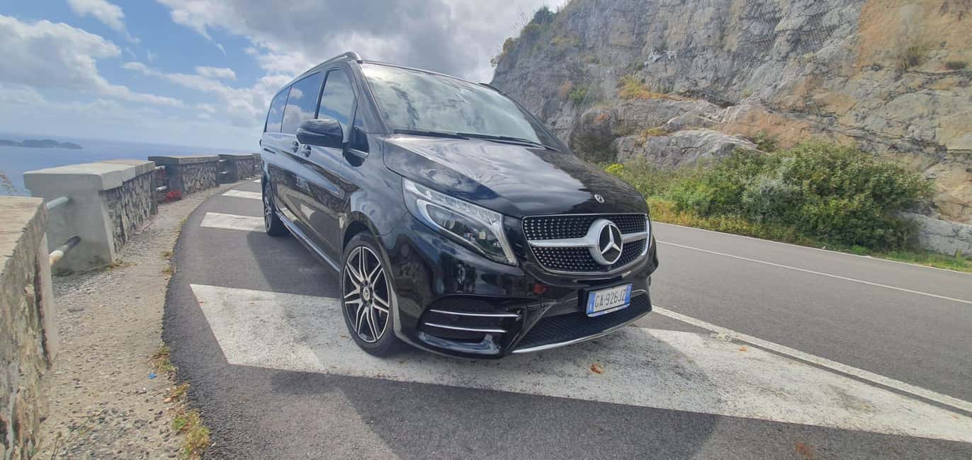 bild nr.4 av Från Salerno Flygplats: privat transfer till Positano aktivitet i Salerno, uppladdad av arrangören