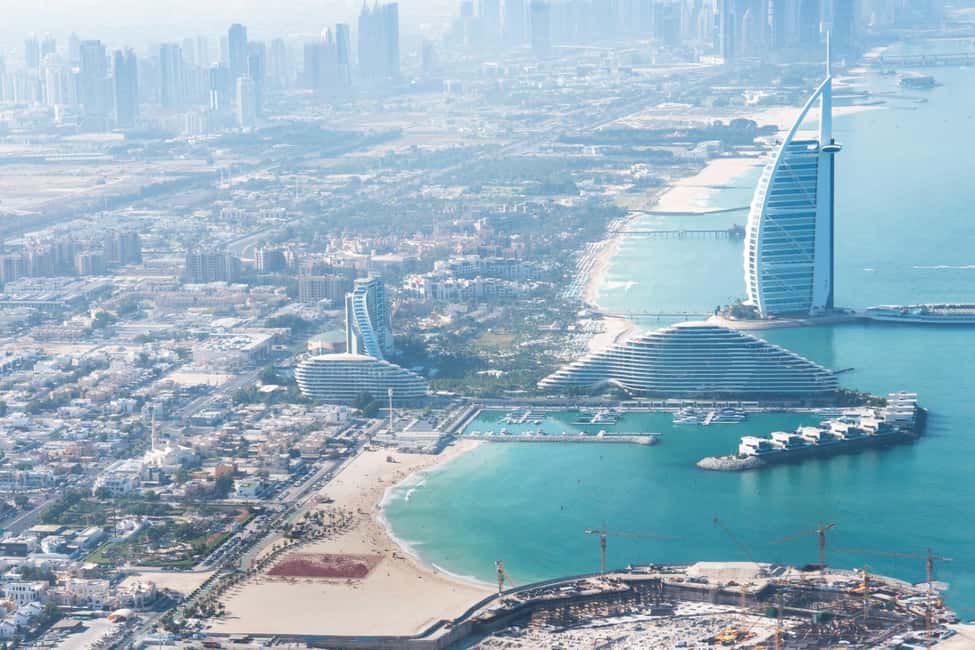 Bild Nr. 7 von Dubai: 30-minütige Tour mit dem Hubschrauber über die Landschaft Aktivität in Dubai, hochgeladen vom Anbieter