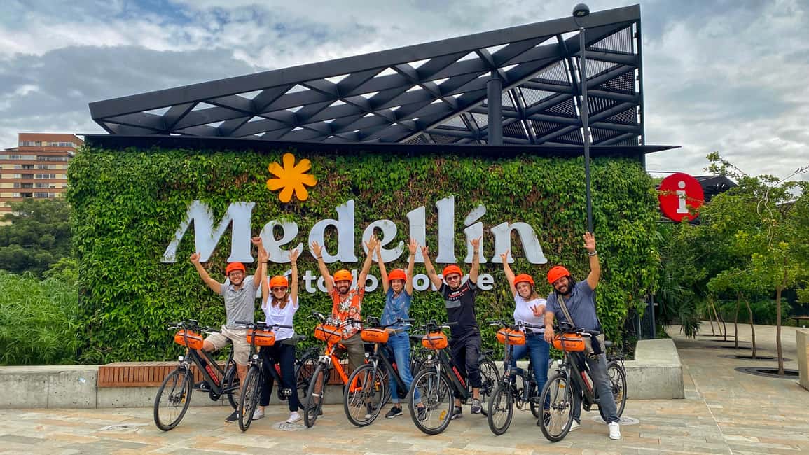 imagem n.4 de Medellín: Anda de E-Bike como um local com lanche incluído atividade em Medellín, carregada pelo fornecedor