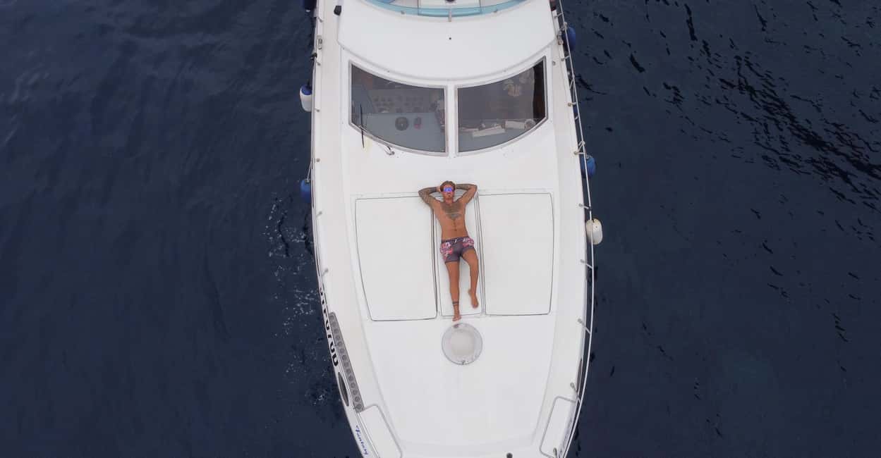 Bild Nr. 1 von Die Insel Pantelleria: Isola Tour in Yacht mit Simone & Luck Aktivität in Pantelleria, hochgeladen vom Anbieter