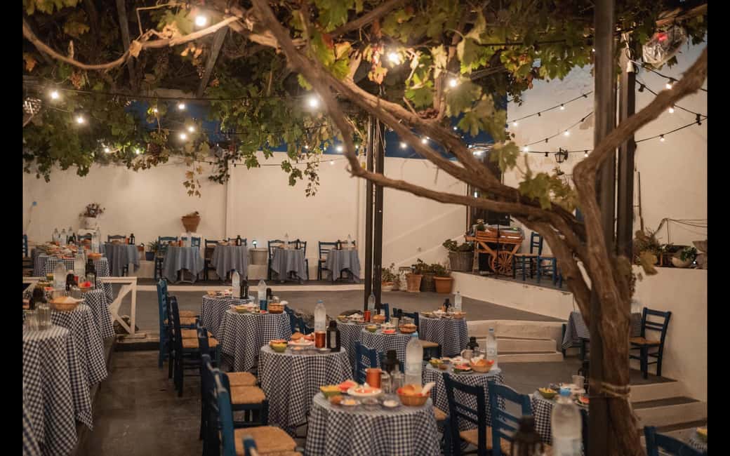image n.4 of Santorini: The Greek Wedding Show activity in Fira, uploaded by supplier