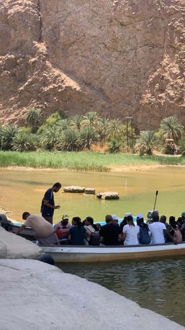 Immagine nº 23 di Muscat: Tour privato di Wadi Shab e Bimmah Sinkhole con pranzo attività a Regione al-Sharqiyya, caricata dal fornitore