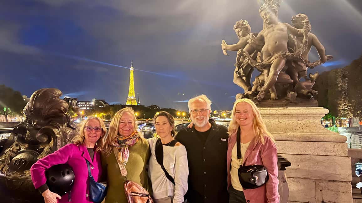 Image N°16 de Paris : Tour Eiffel et visite nocturne de Notre-Dame en E-Bike activité à Paris, publiée par le prestataire