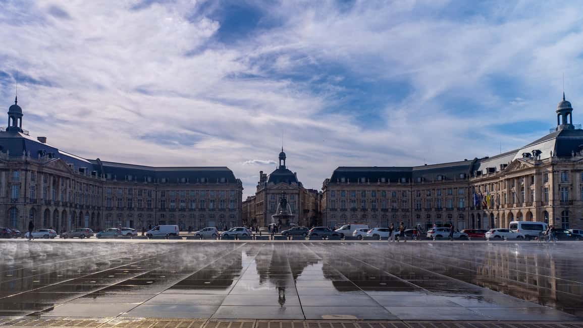 image n.4 of Bordeaux: Early Bird Small-Group Tour with Coffee & Pastry activity in Bordeaux, uploaded by supplier