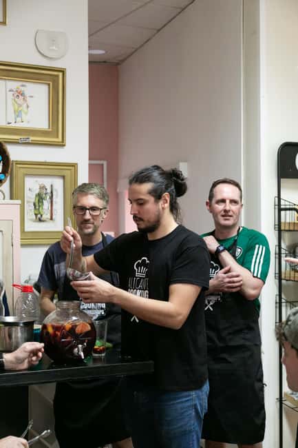 image n.39 of Alicante: Paella and Sangría Workshop with Market Visit activity in Alicante, uploaded by supplier