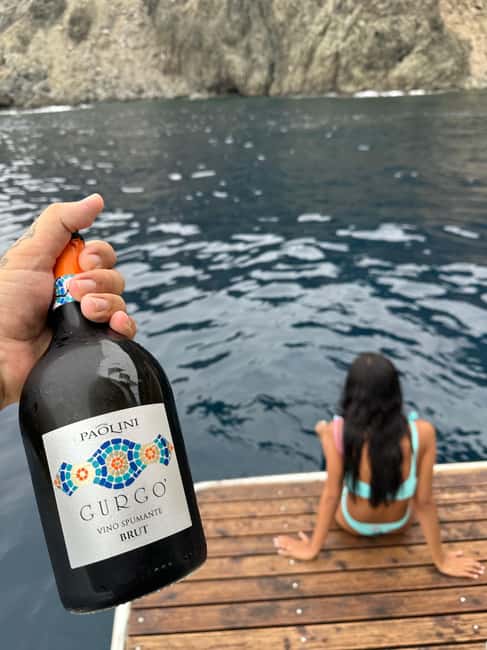 Bild Nr. 2 von Die Insel Pantelleria: Isola Tour in Yacht mit Simone & Luck Aktivität in Pantelleria, hochgeladen vom Anbieter