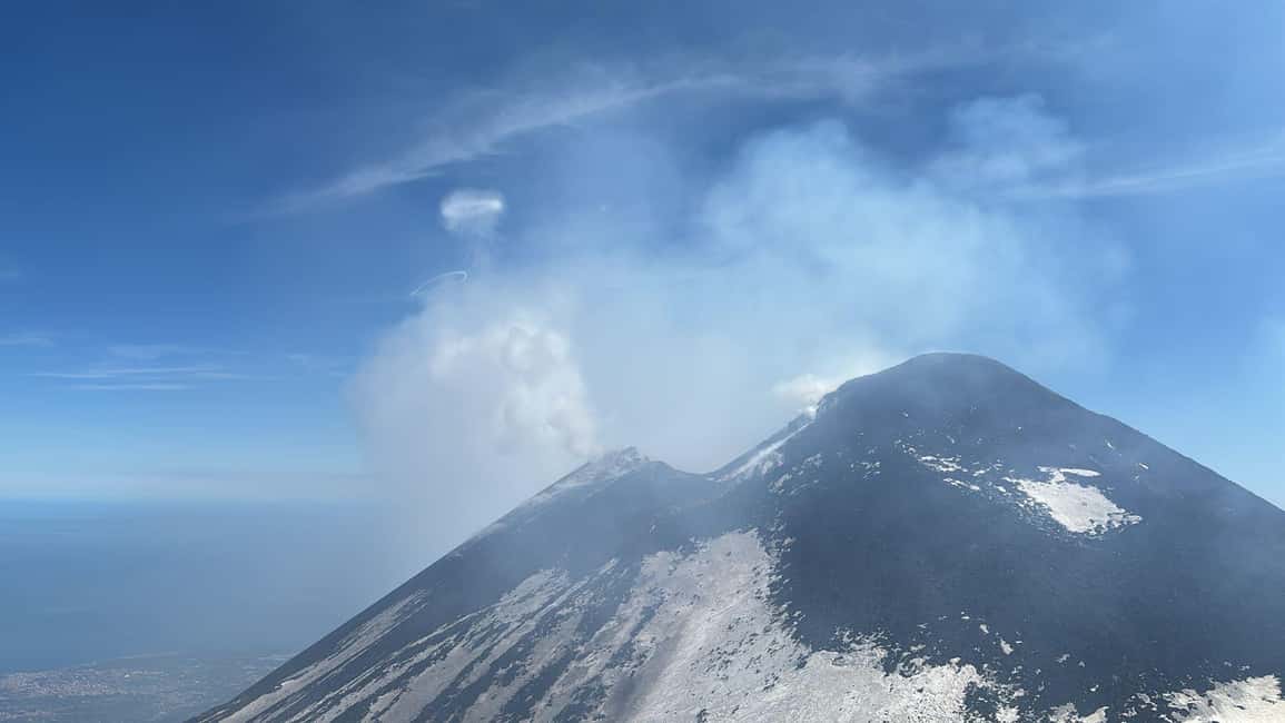 imagen n.º 12 de Excursión al Etna a 3000 mt. con teleférico y jeep 4x4 actividad en Catania, subida por el proveedor