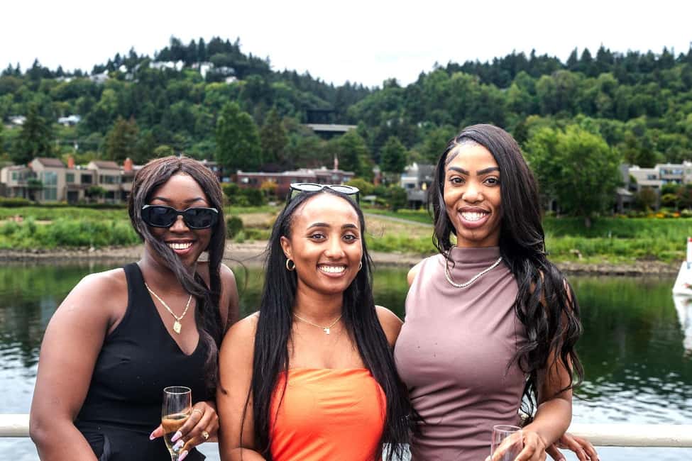 image n.14 of Portland: Champagne Brunch Cruise on Willamette River activity in Portland, Oregon, uploaded by supplier